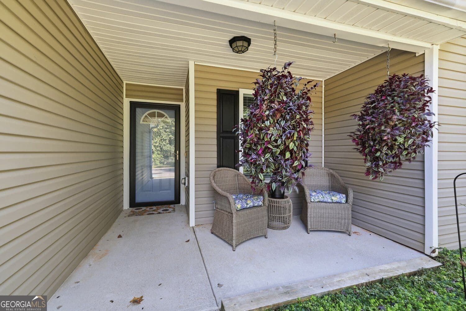 3 bedroom, 2 bathroom, 1,229 sq ft single family residence for sale at 44 Oakmont Drive, Cleveland, GA 30528 — photo 2
