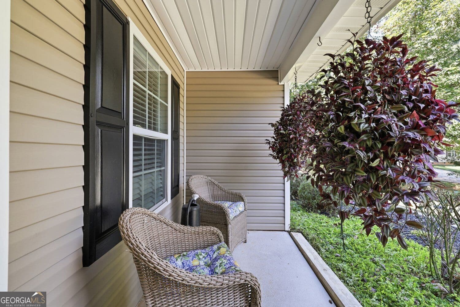 3 bedroom, 2 bathroom, 1,229 sq ft single family residence for sale at 44 Oakmont Drive, Cleveland, GA 30528 — photo 3