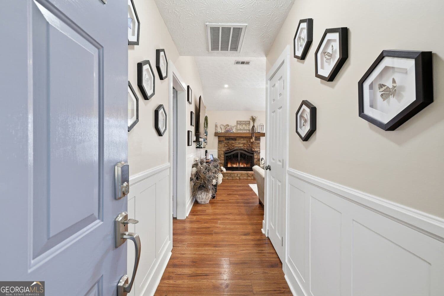 3 bedroom, 2 bathroom, 1,229 sq ft single family residence for sale at 44 Oakmont Drive, Cleveland, GA 30528 — photo 4
