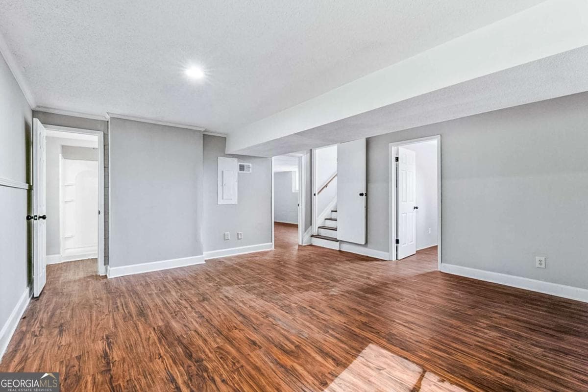 5 bedroom, 2 bathroom, 2,106 sq ft single family residence for sale at 5954 Baywood Lane, Riverdale, GA 30296 — photo 8