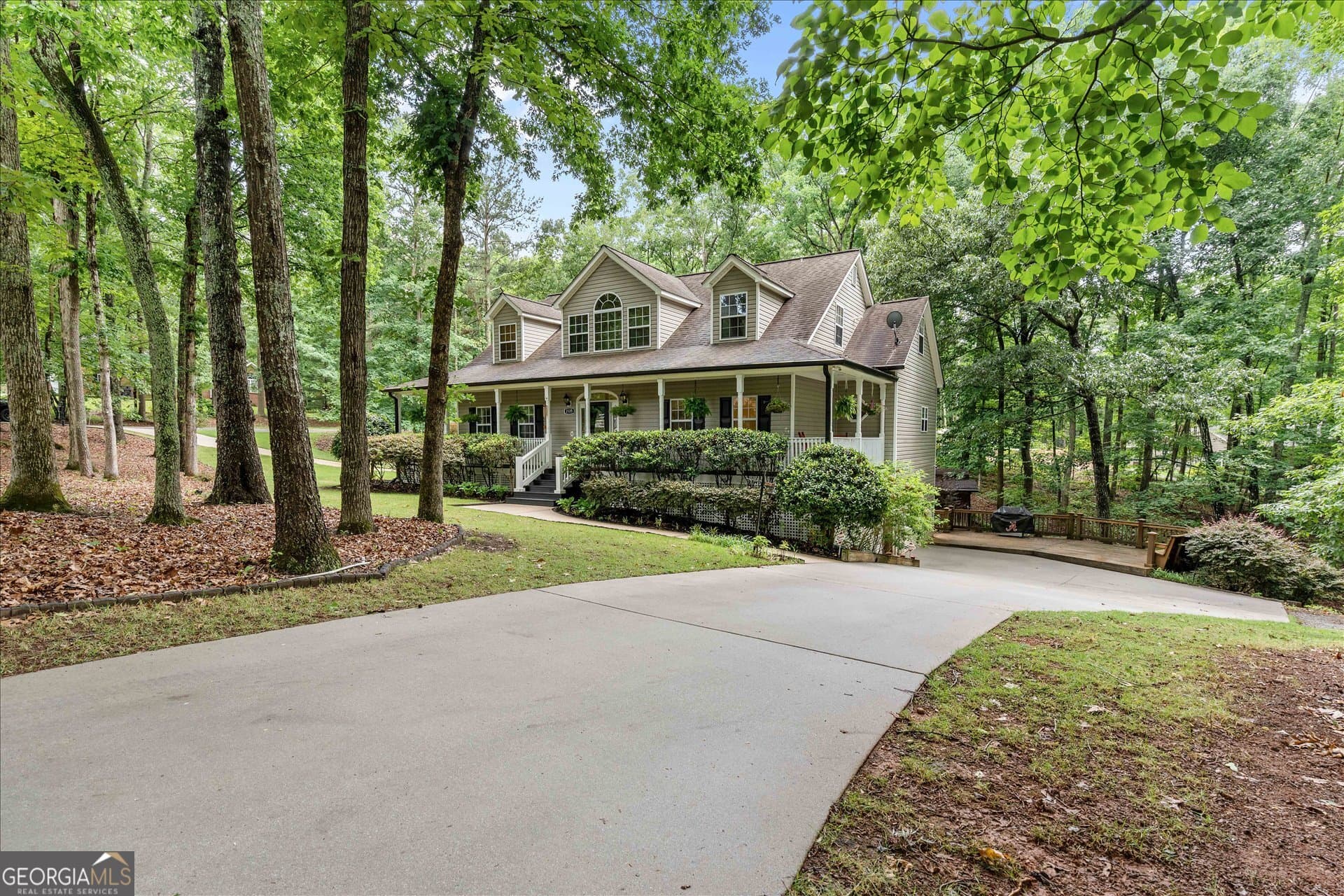 4 bedroom, 3.5 bathroom, 3,583 sq ft single family residence for sale at 2135 Ashton Drive, Villa Rica, GA 30180 — photo 2