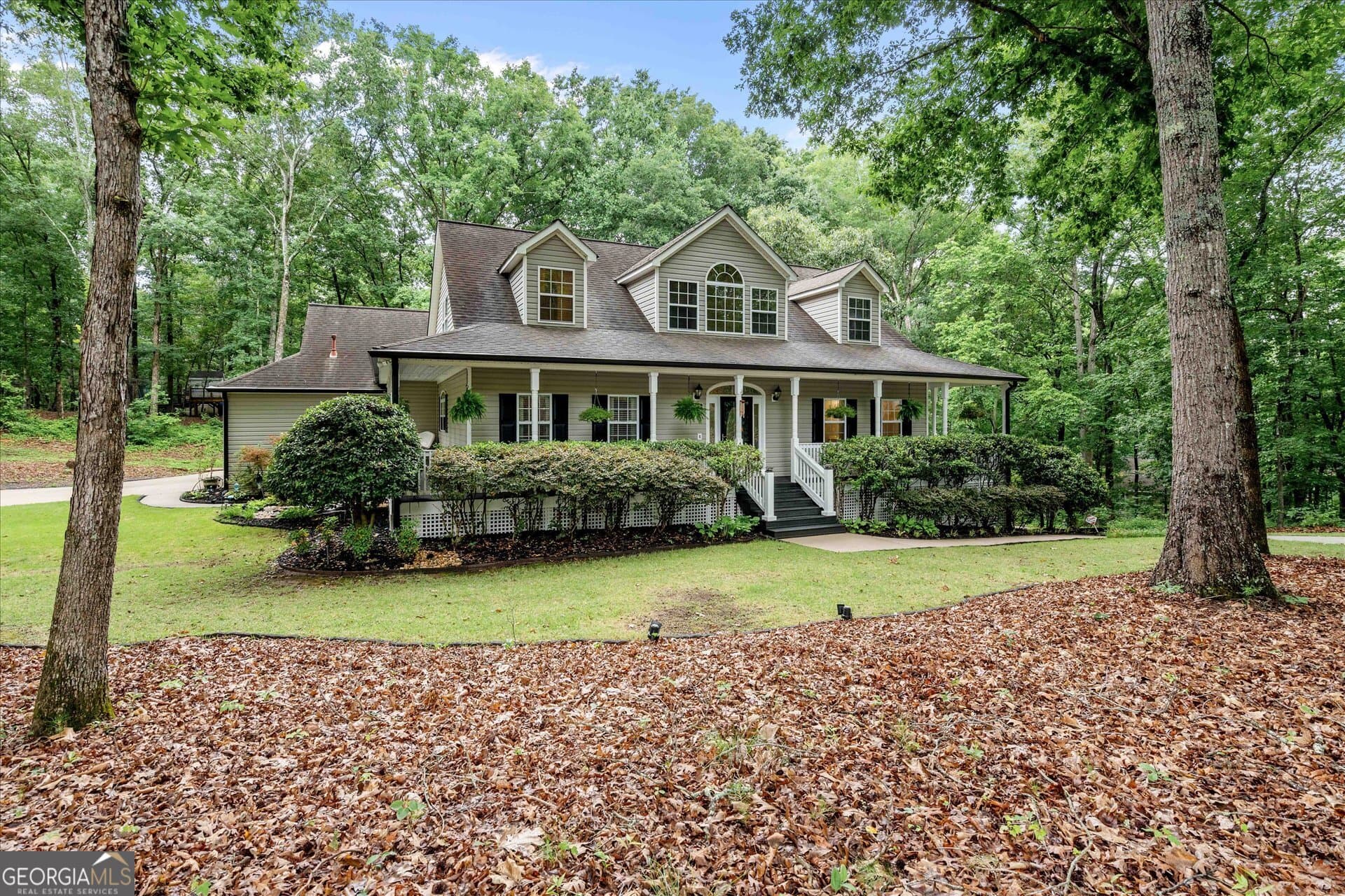 4 bedroom, 3.5 bathroom, 3,583 sq ft single family residence for sale at 2135 Ashton Drive, Villa Rica, GA 30180 — photo 3