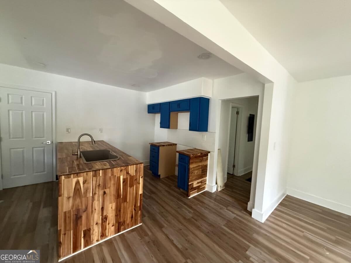 3 bedroom, 2 bathroom, 1,134 sq ft single family residence for sale at 451 Collier Ridge Drive, Atlanta, GA 30318 — photo 4