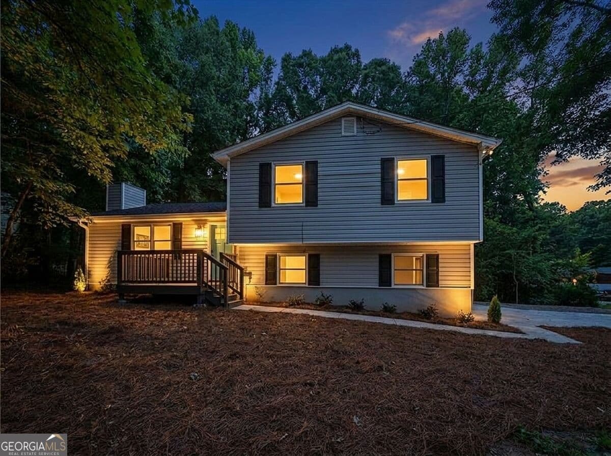 4 bedroom, 2.5 bathroom, 1,824 sq ft single family residence for rent at 1909 Suwanee Valley Road, Lawrenceville, GA 30043 for $1,850 a month — photo 2