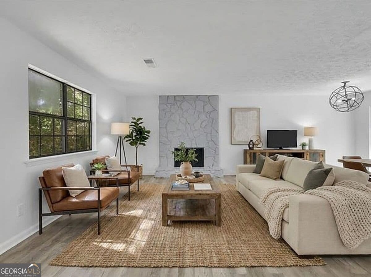 4 bedroom, 2.5 bathroom, 1,824 sq ft single family residence for rent at 1909 Suwanee Valley Road, Lawrenceville, GA 30043 for $1,850 a month — photo 3