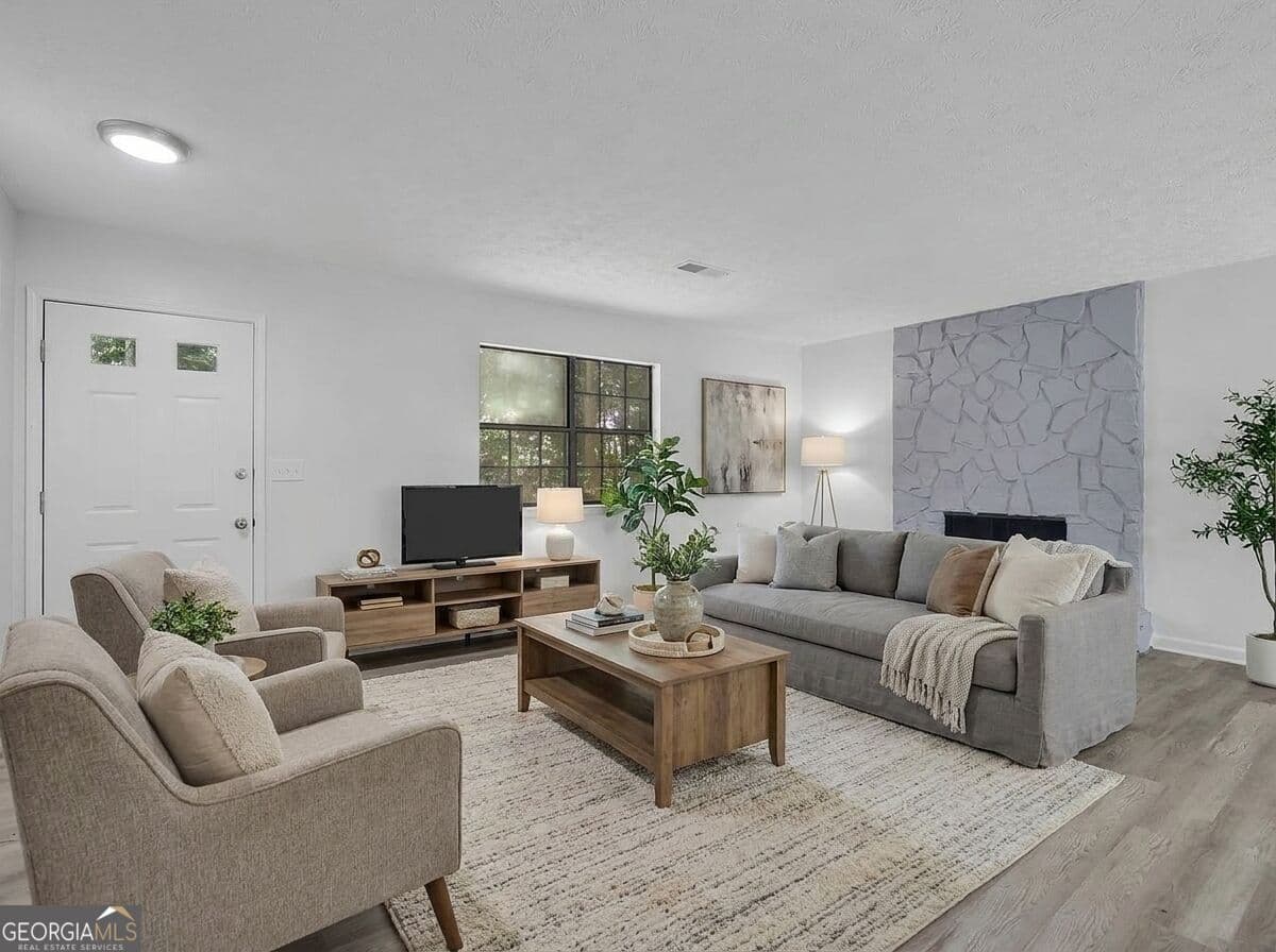 4 bedroom, 2.5 bathroom, 1,824 sq ft single family residence for rent at 1909 Suwanee Valley Road, Lawrenceville, GA 30043 for $1,850 a month — photo 5