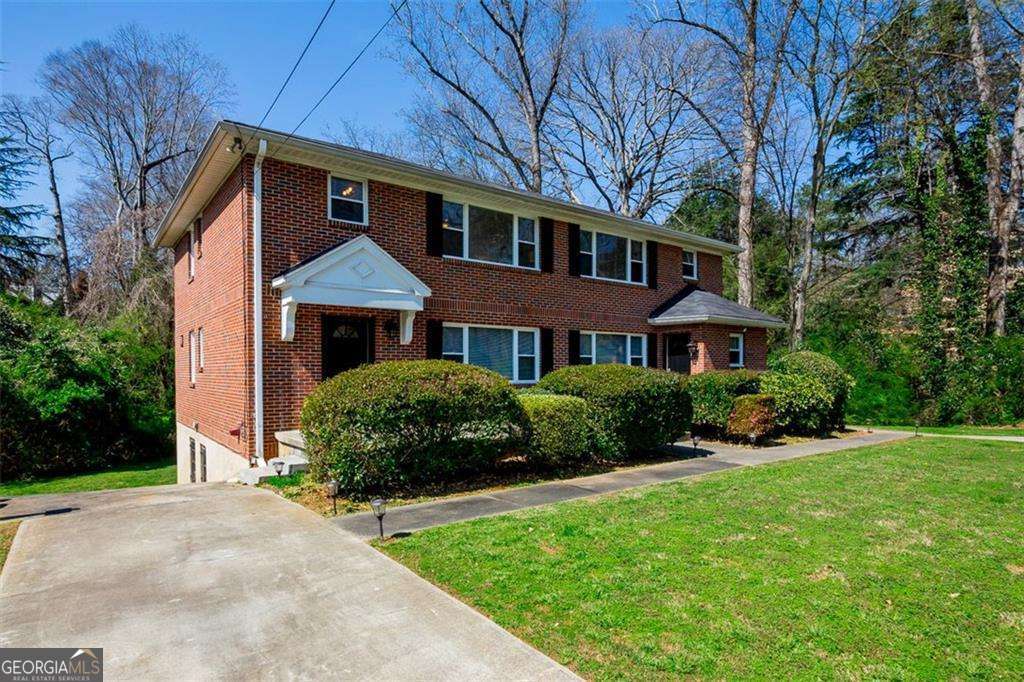 3 bedroom, 1.5 bathroom, 1,546 sq ft duplex for rent at 1536 Beech Valley Way, Atlanta, GA 30306 for $2,750 a month — photo 2