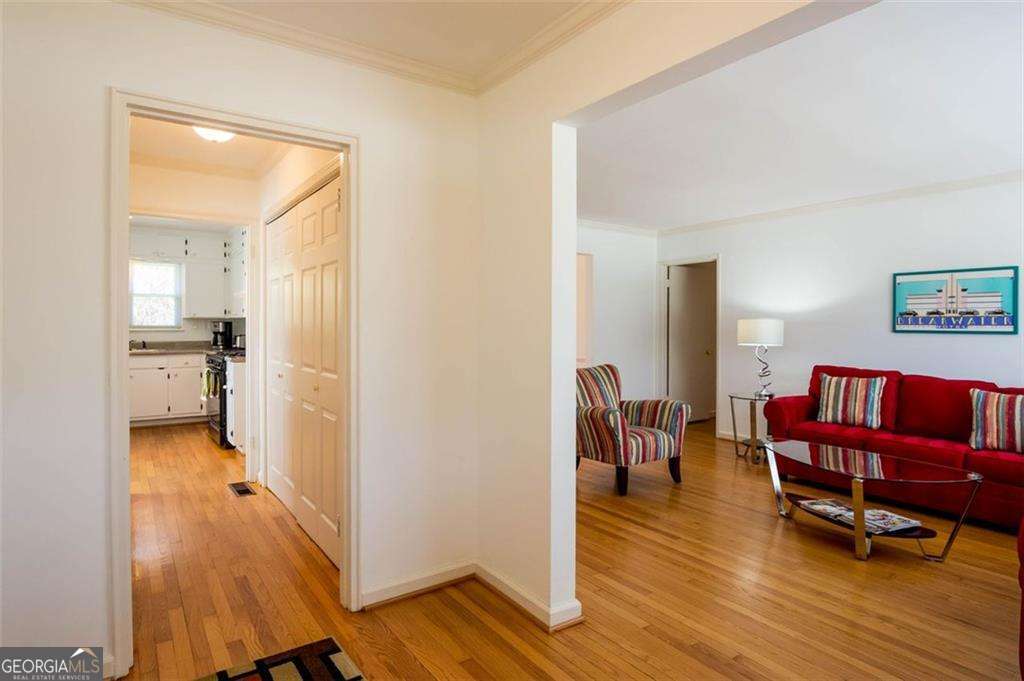 3 bedroom, 1.5 bathroom, 1,546 sq ft duplex for rent at 1536 Beech Valley Way, Atlanta, GA 30306 for $2,750 a month — photo 7