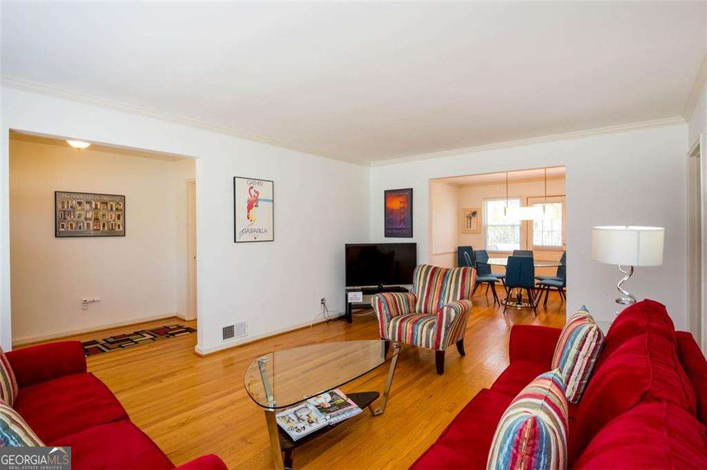 3 bedroom, 1.5 bathroom, 1,546 sq ft duplex for rent at 1536 Beech Valley Way, Atlanta, GA 30306 for $2,750 a month — photo 10