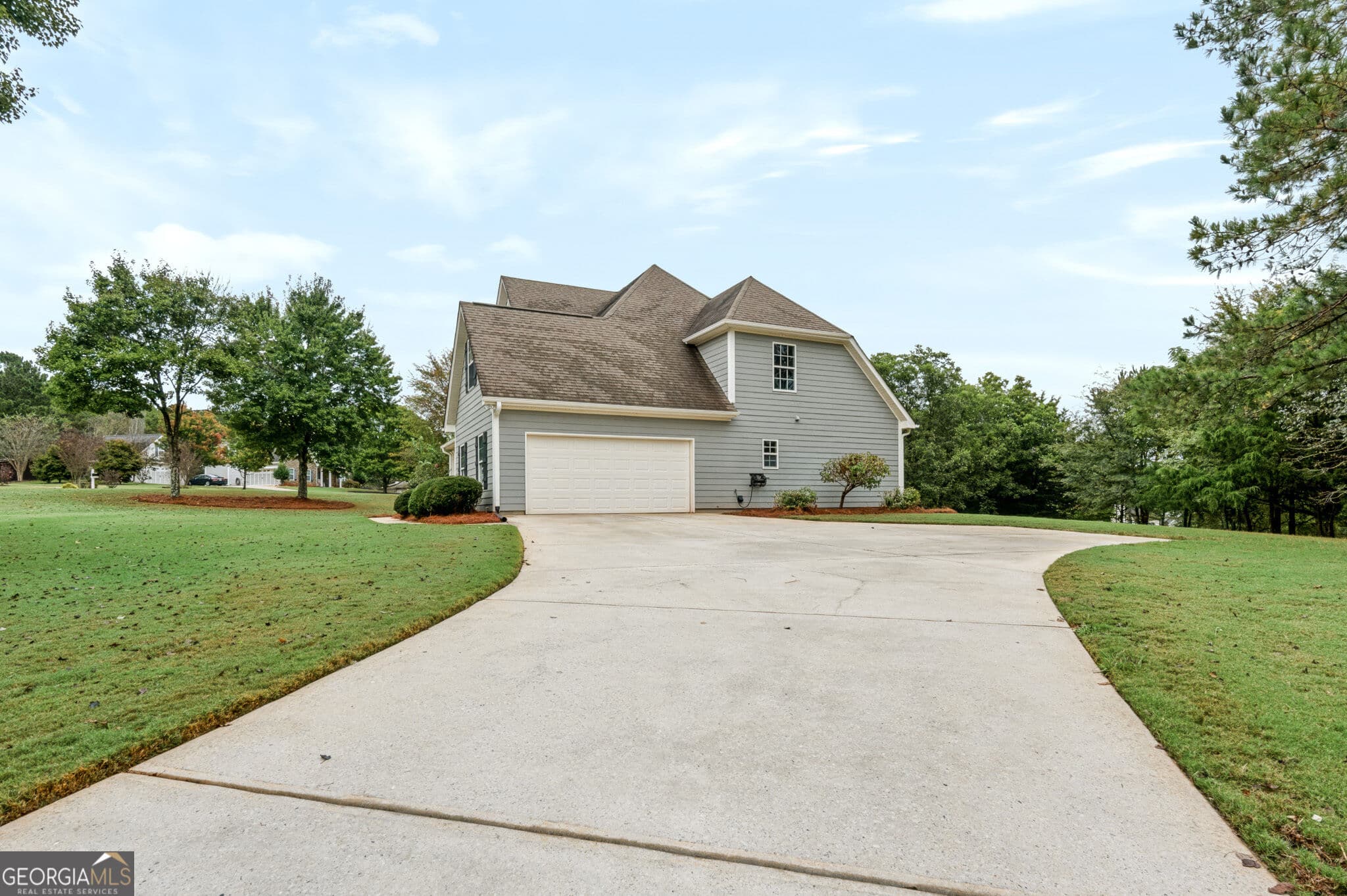 5 bedroom, 3 bathroom, 2,360 sq ft single family residence for sale at 14 Willow Bend Circle, Senoia, GA 30276 — photo 6