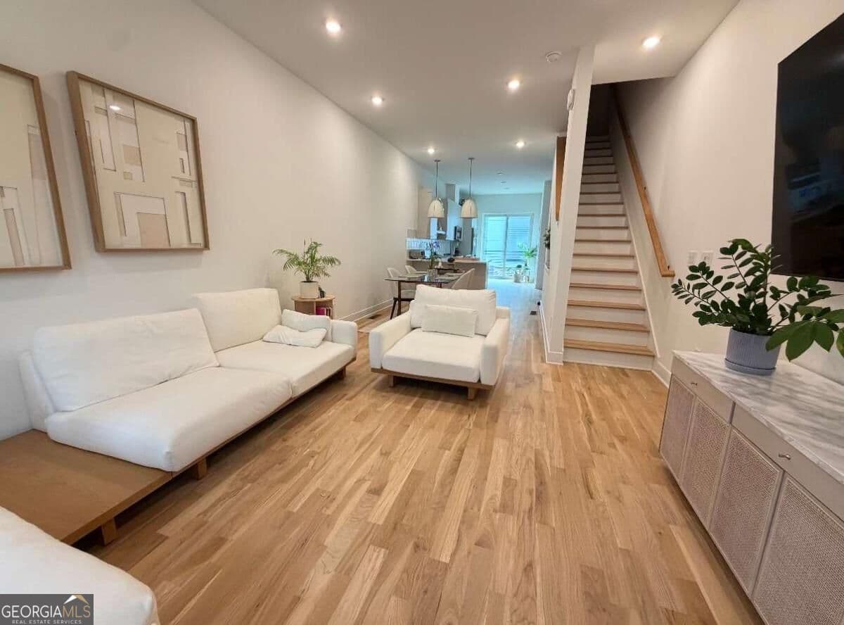 2 bedroom, 2.5 bathroom townhouse for rent at 2199 Lenox Road, Atlanta, GA 30324 for $3,200 a month — photo 6