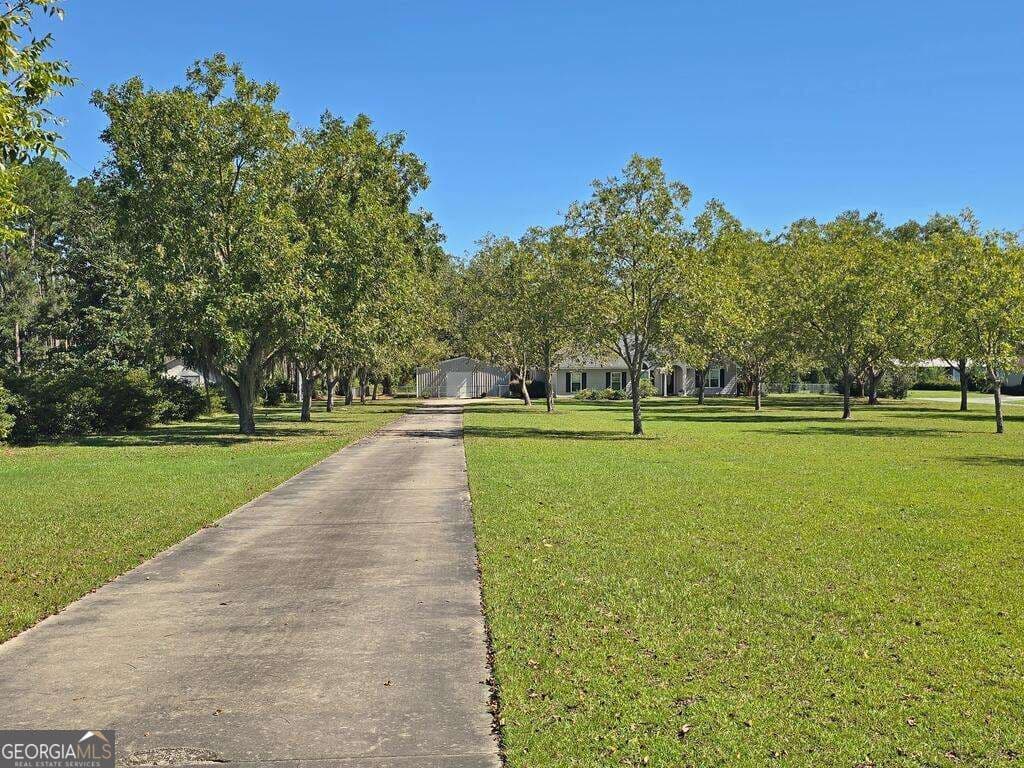 3 bedroom, 2 bathroom, 2,299 sq ft single family residence for sale at 4160 Rebecca Circle, Valdosta, GA 31606 — photo 2