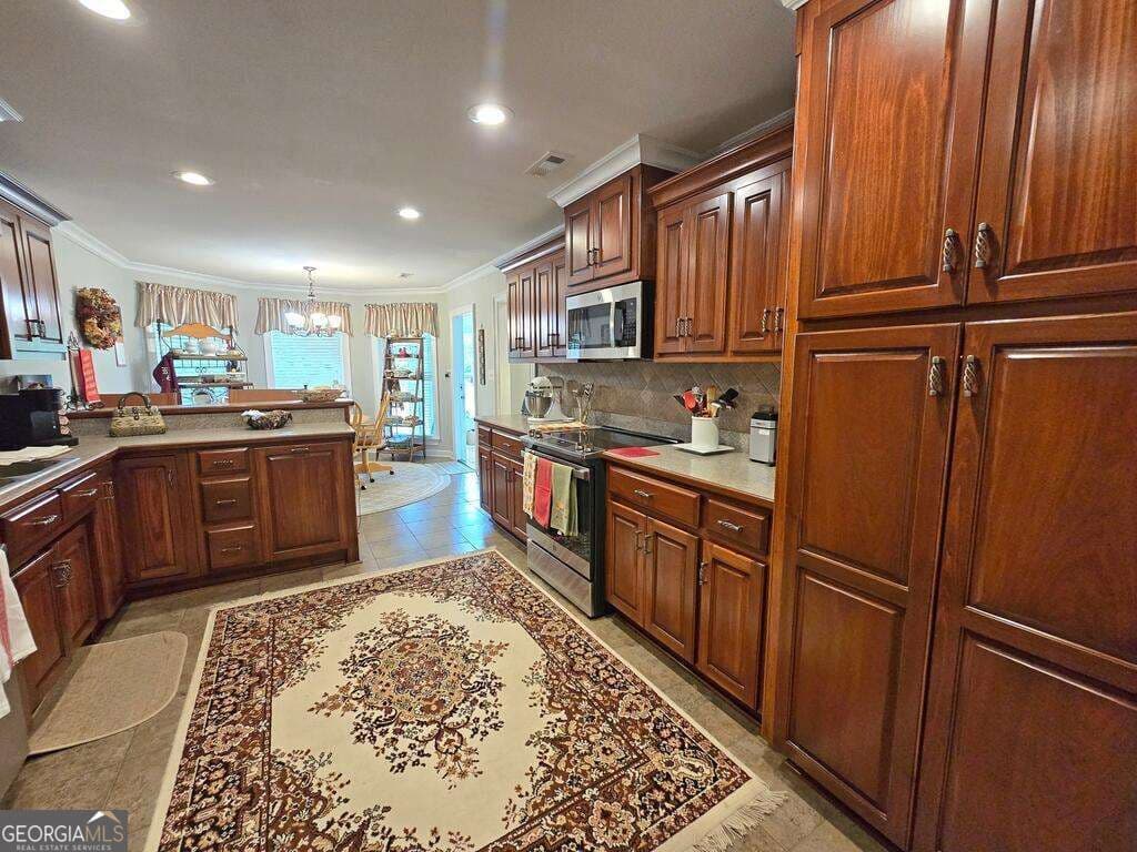 3 bedroom, 2 bathroom, 2,299 sq ft single family residence for sale at 4160 Rebecca Circle, Valdosta, GA 31606 — photo 7
