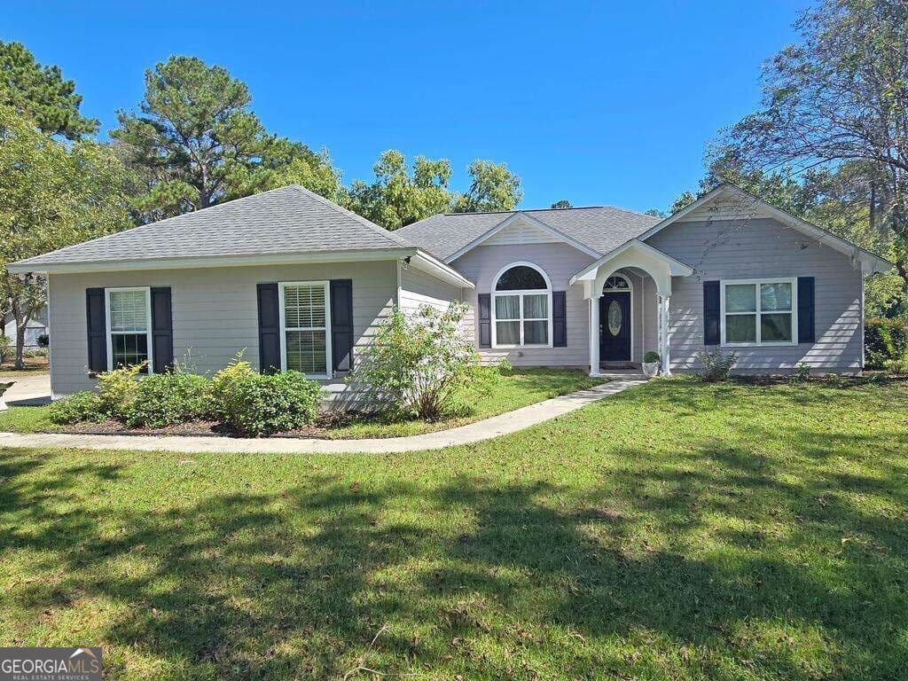 3 bedroom, 2 bathroom, 2,299 sq ft single family residence for sale at 4160 Rebecca Circle, Valdosta, GA 31606