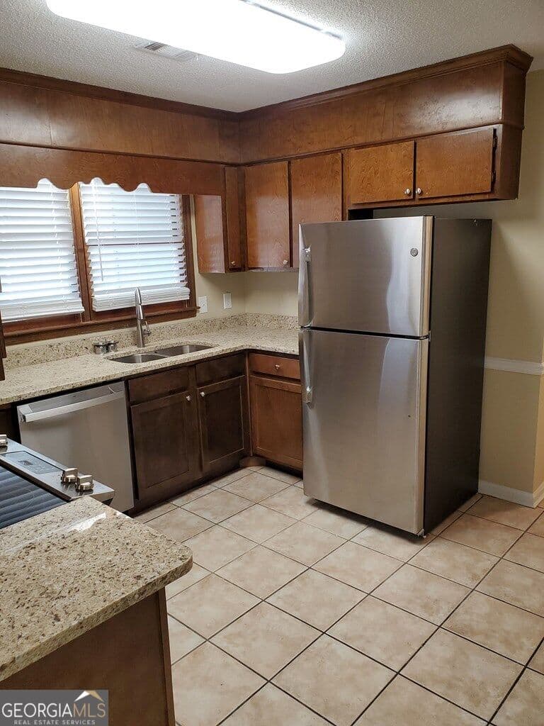 3 bedroom, 2 bathroom single family residence for rent at 104 Mockingbird Drive, Dublin, GA 31021 for $2,095 a month — photo 3