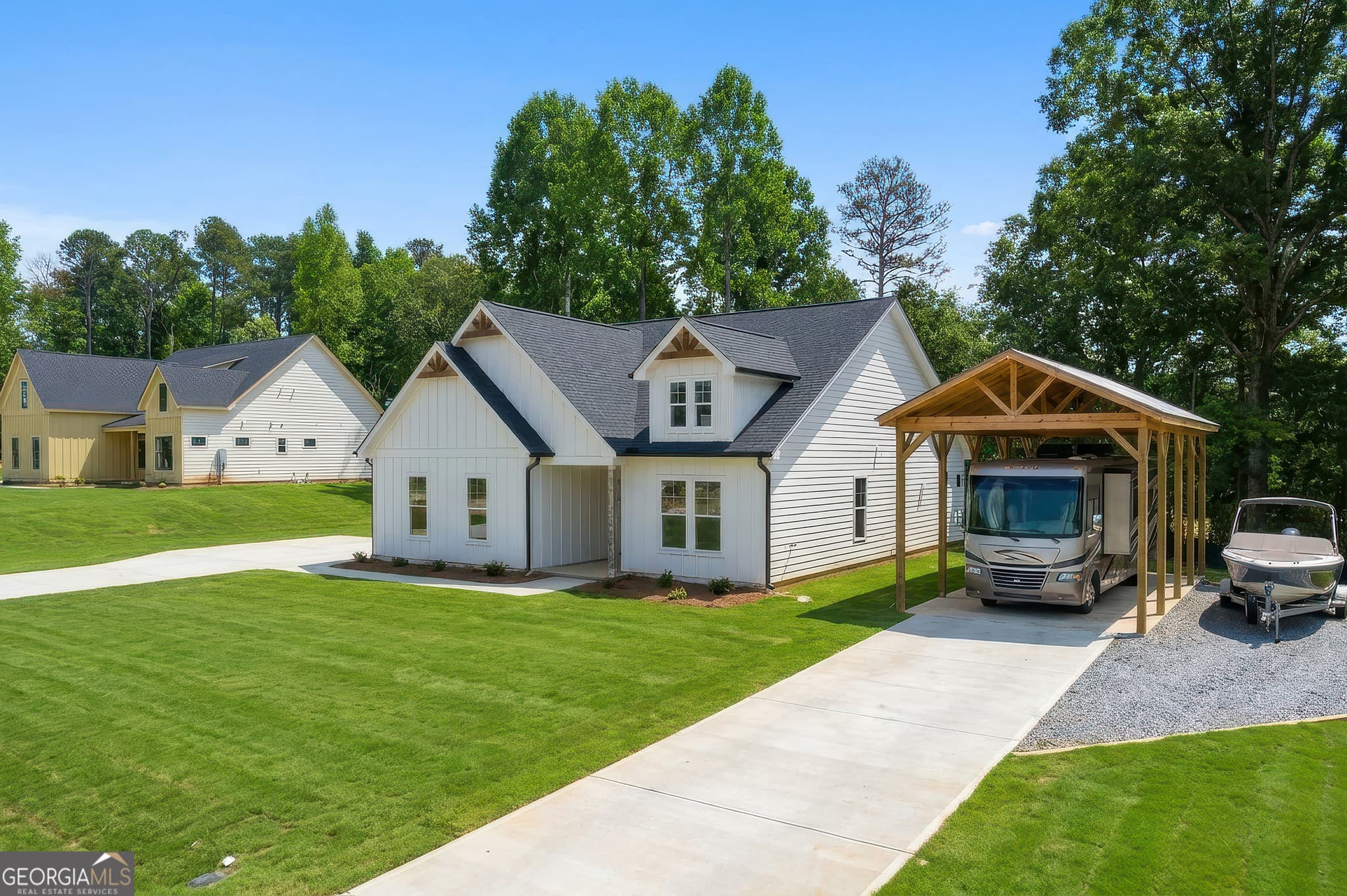 3 bedroom, 2 bathroom, 1,803 sq ft single family residence for sale at 4835 Price Road, Gainesville, GA 30506 — photo 4
