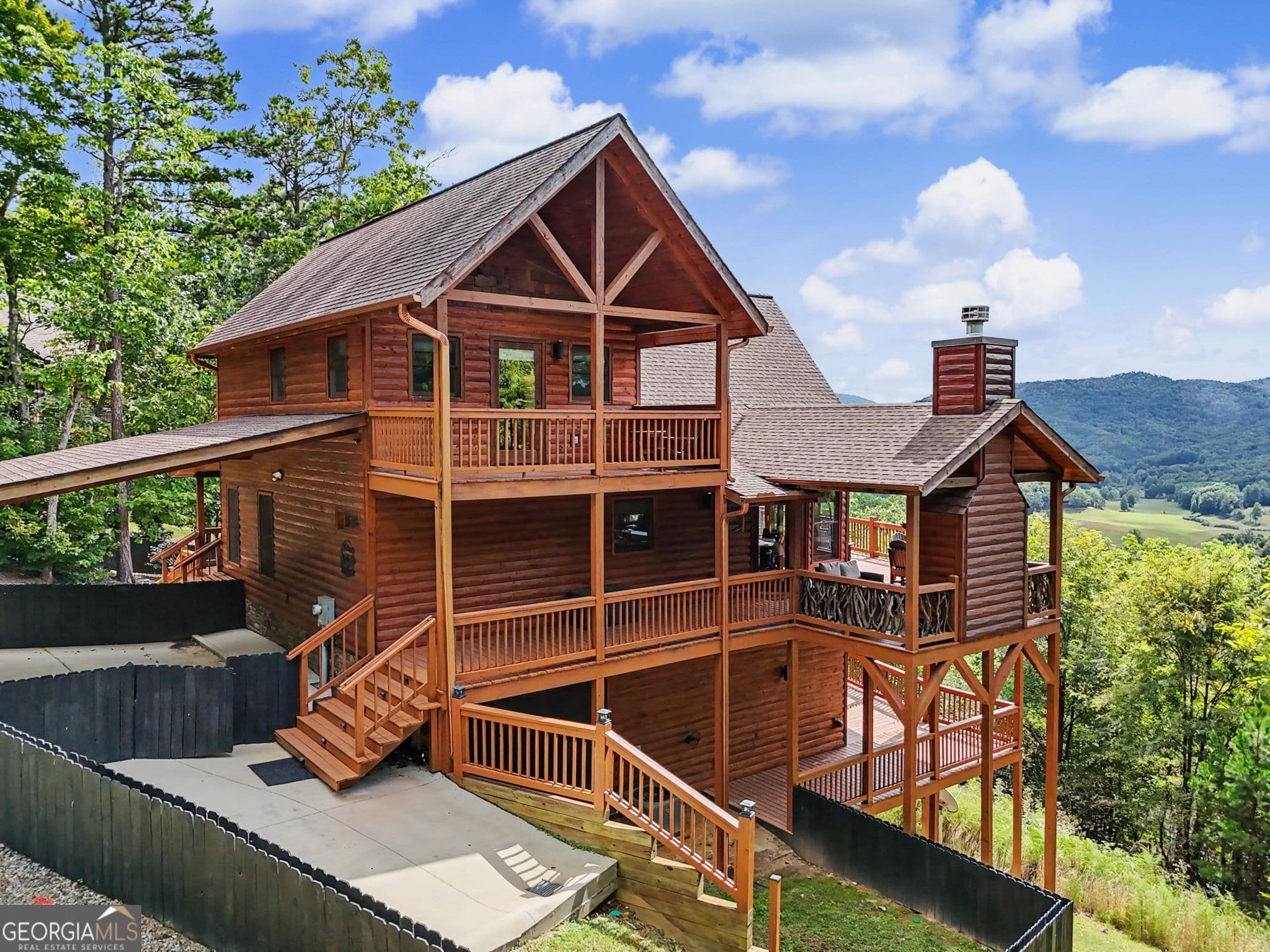 3 bedroom, 3 bathroom, 3,526 sq ft single family residence for sale at 33 Stanley Ridge Drive, Morganton, GA 30560 — photo 1 of 74
