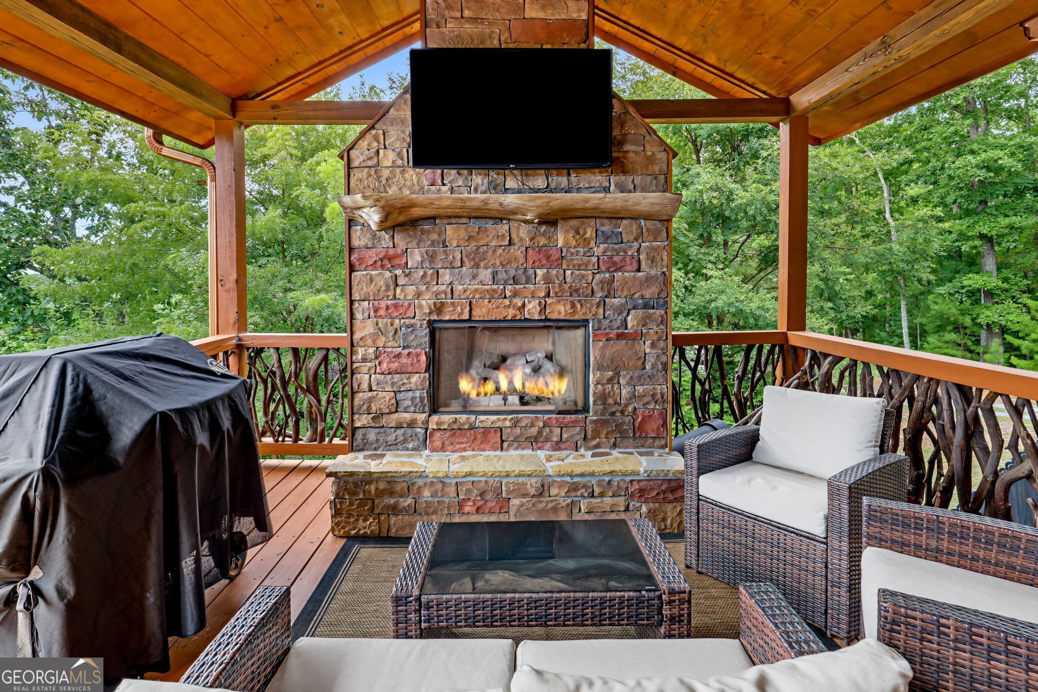3 bedroom, 3 bathroom, 3,526 sq ft single family residence for sale at 33 Stanley Ridge Drive, Morganton, GA 30560 — photo 9