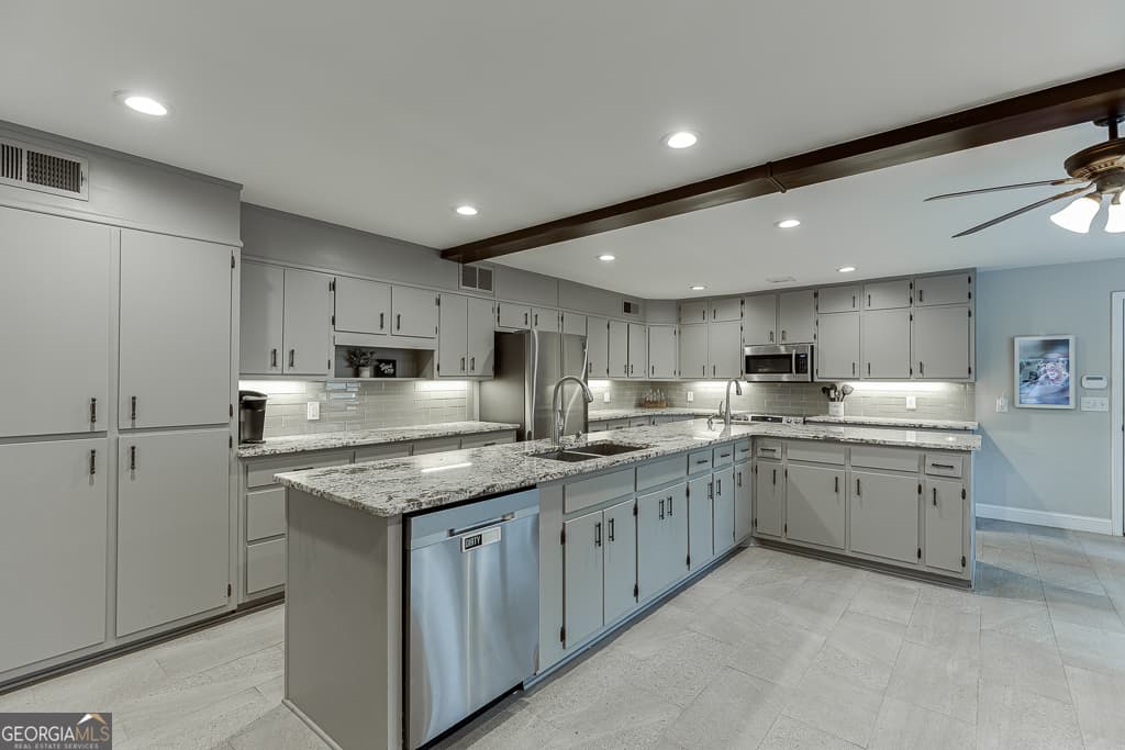 3 bedroom, 3 bathroom, 3,971 sq ft single family residence for sale at 5984 Dolvin Lane, Buford, GA 30518 — photo 2