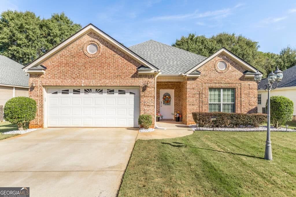 3 bedroom, 2 bathroom, 1,789 sq ft single family residence for sale at 104 Rockford Court, Centerville, GA 31028