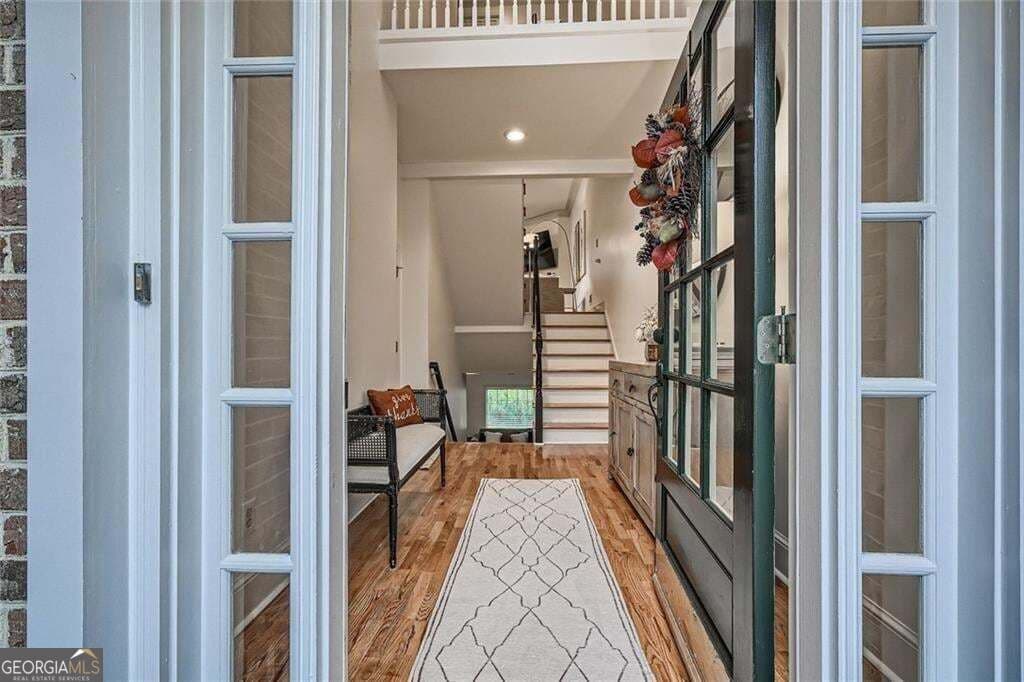 3 bedroom, 3.5 bathroom, 3,180 sq ft townhouse for sale at 4669 Ivygate Circle, Atlanta, GA 30339 — photo 2