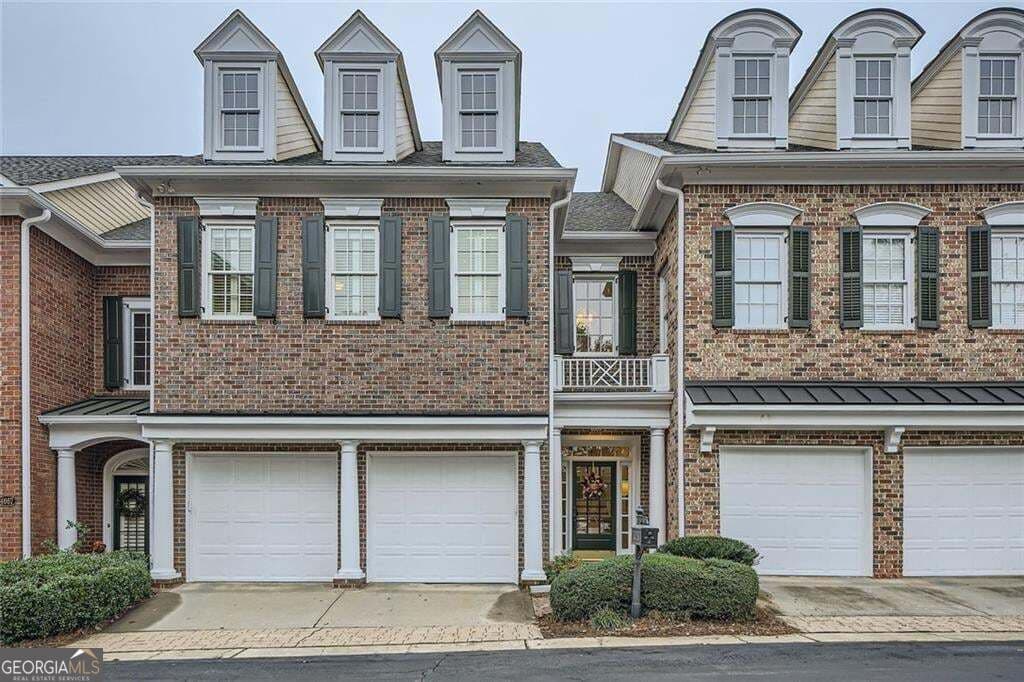 3 bedroom, 3.5 bathroom, 3,180 sq ft townhouse for sale at 4669 Ivygate Circle, Atlanta, GA 30339 — photo 3