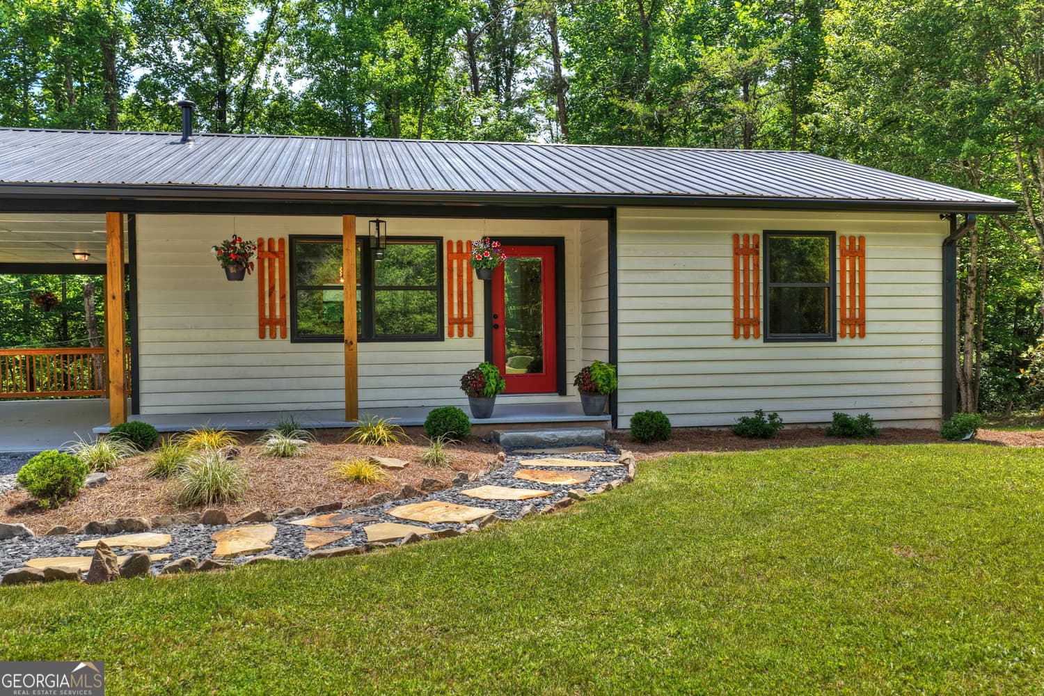 3 bedroom, 2 bathroom, 1,904 sq ft single family residence for sale at 569 Number 20 Mine Road, Mccaysville, GA 30555 — photo 3