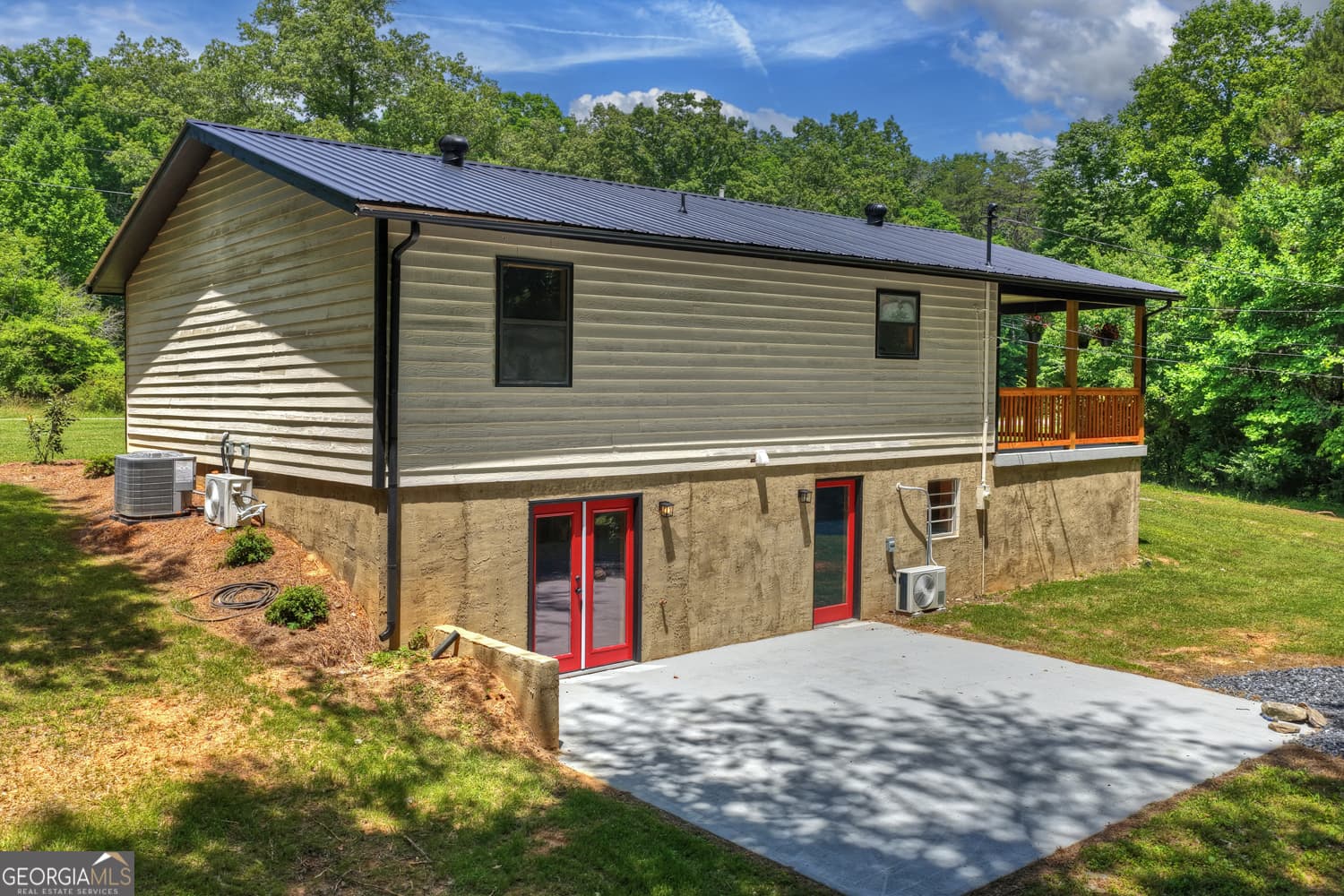 3 bedroom, 2 bathroom, 1,904 sq ft single family residence for sale at 569 Number 20 Mine Road, Mccaysville, GA 30555 — photo 5