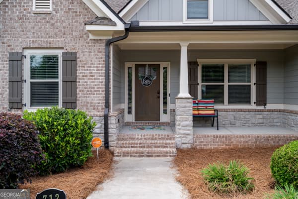 4 bedroom, 3 bathroom, 2,670 sq ft single family residence for sale at 712 Fleeting Way, Monroe, GA 30655 — photo 2