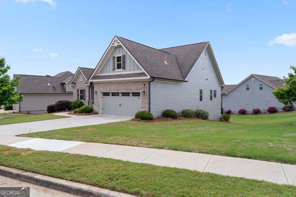 4 bedroom, 3 bathroom, 2,670 sq ft single family residence for sale at 712 Fleeting Way, Monroe, GA 30655 — photo 3