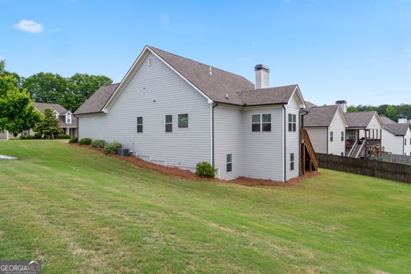 4 bedroom, 3 bathroom, 2,670 sq ft single family residence for sale at 712 Fleeting Way, Monroe, GA 30655 — photo 5