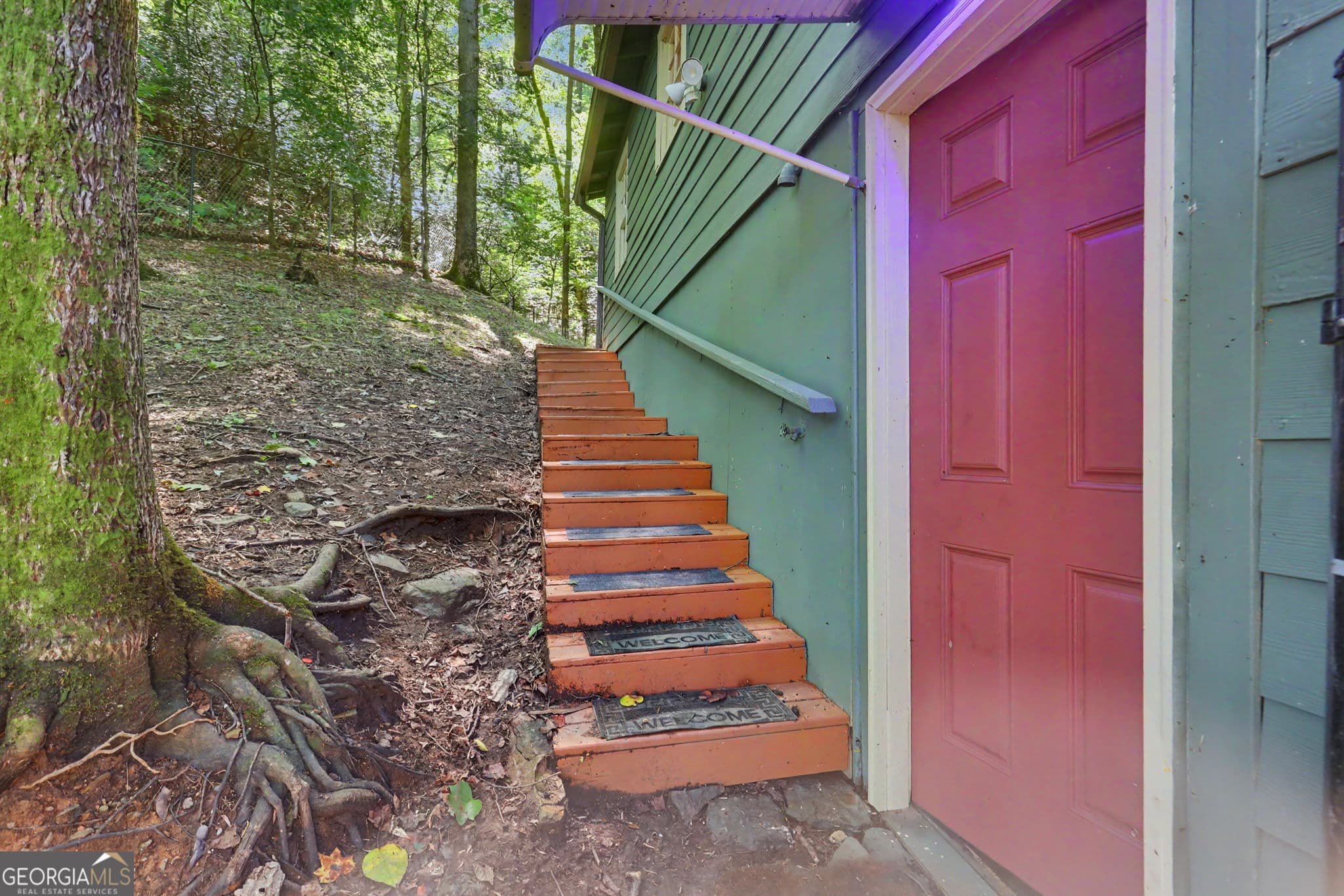 2 bedroom, 1.5 bathroom, 960 sq ft cabin,single family residence for sale at 4273 Yonah Dam Road, Toccoa, GA 30577 — photo 5