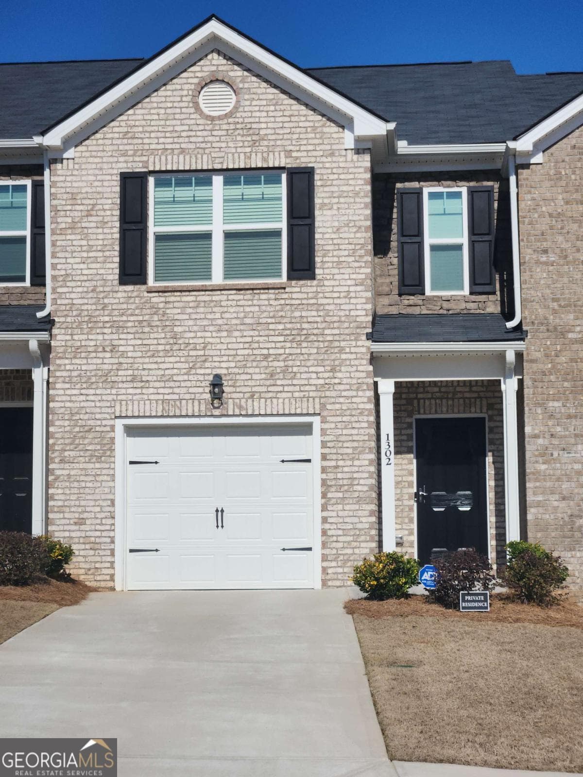 3 bedroom, 2.5 bathroom, 1,524 sq ft townhouse for sale at 1302 Speckle Park Way, Stockbridge, GA 30281 — photo 1 of 37
