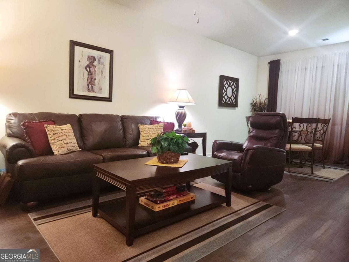 3 bedroom, 2.5 bathroom, 1,524 sq ft townhouse for sale at 1302 Speckle Park Way, Stockbridge, GA 30281 — photo 4