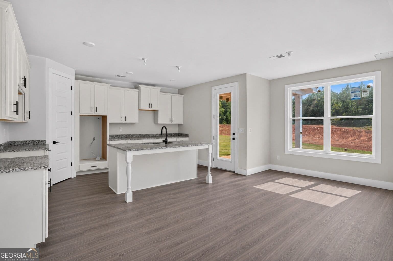 4 bedroom, 3.5 bathroom, 2,817 sq ft single family residence for sale at 5091 Tower View Trail 35G, Snellville, GA 30039 — photo 6