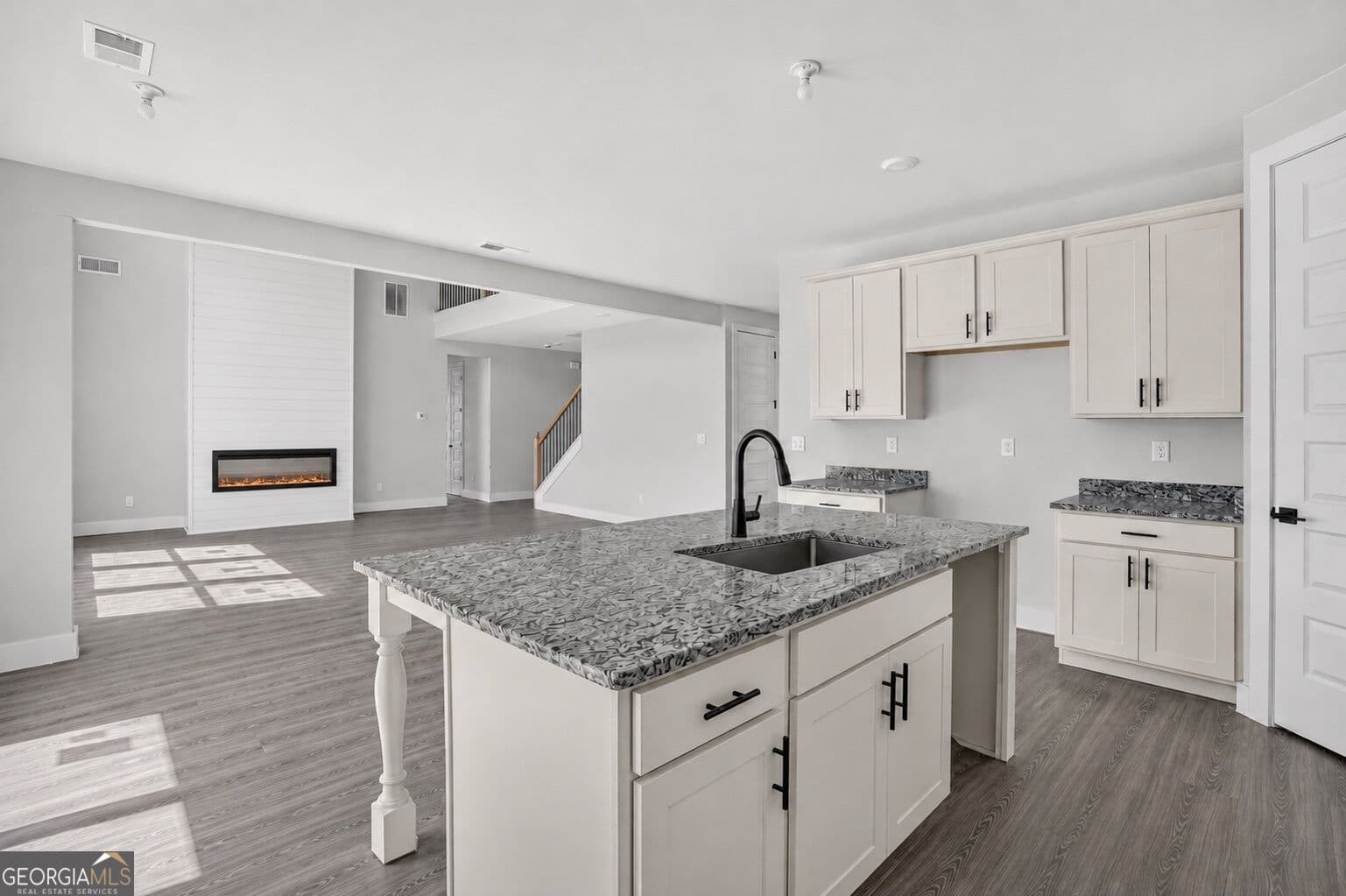 4 bedroom, 3.5 bathroom, 2,817 sq ft single family residence for sale at 5091 Tower View Trail 35G, Snellville, GA 30039 — photo 7