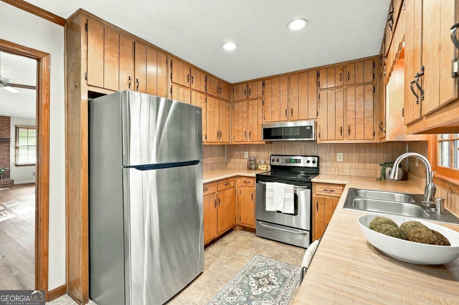 3 bedroom, 2 bathroom, 3,045 sq ft single family residence for sale at 1750 Sundale Drive, Lawrenceville, GA 30046 — photo 3