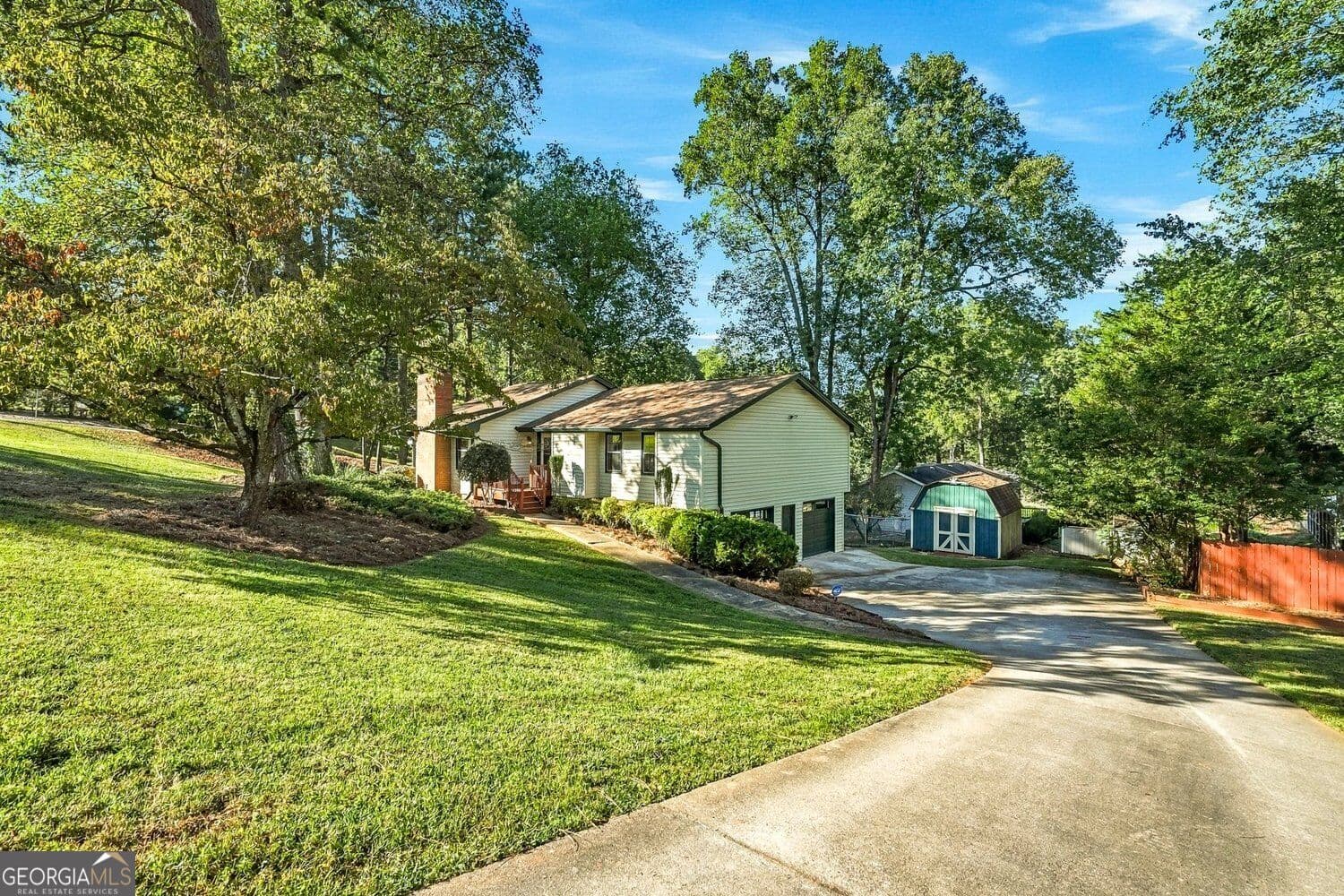 3 bedroom, 2 bathroom, 3,045 sq ft single family residence for sale at 1750 Sundale Drive, Lawrenceville, GA 30046 — photo 4