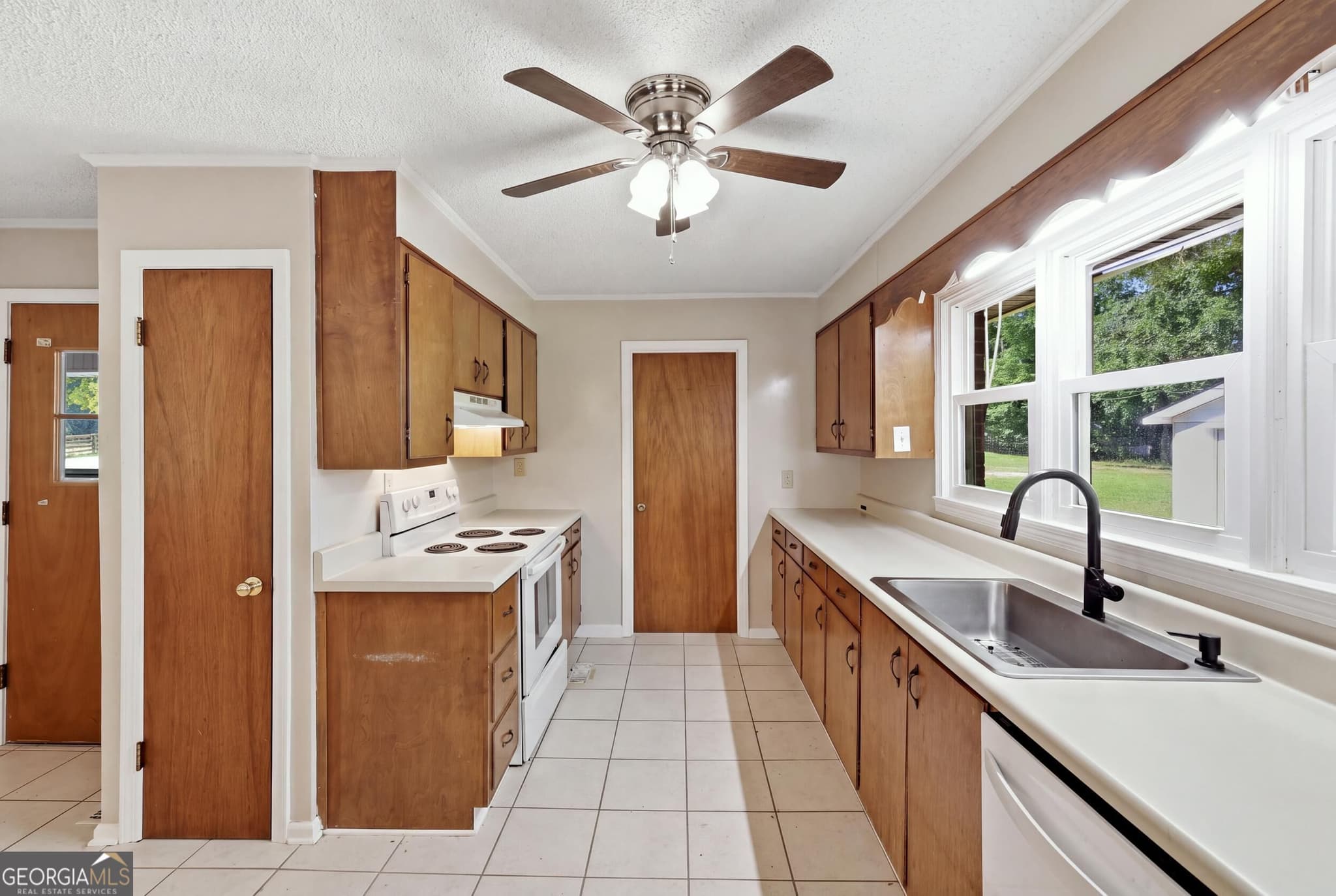 4 bedroom, 2 bathroom, 1,935 sq ft single family residence for sale at 6344 Mize Road, Toccoa, GA 30577 — photo 10