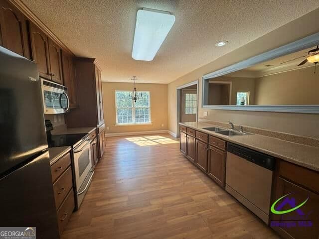 4 bedroom, 2 bathroom, 1,751 sq ft single family residence for sale at 201 Boulder Creek Road, Kathleen, GA 31047 — photo 3
