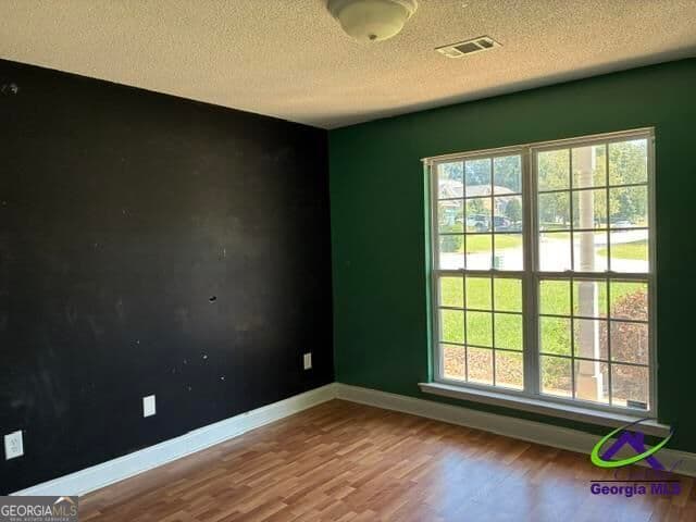 4 bedroom, 2 bathroom, 1,751 sq ft single family residence for sale at 201 Boulder Creek Road, Kathleen, GA 31047 — photo 4