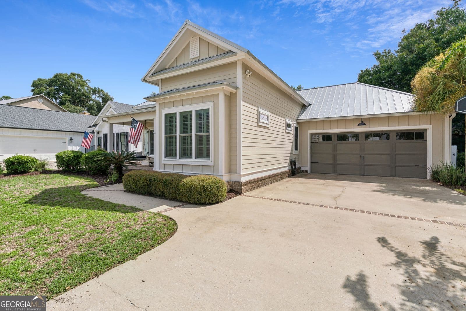 5 bedroom, 3 bathroom, 2,723 sq ft single family residence for sale at 180 Township Bluff Circle, St. Simons, GA 31522 — photo 3