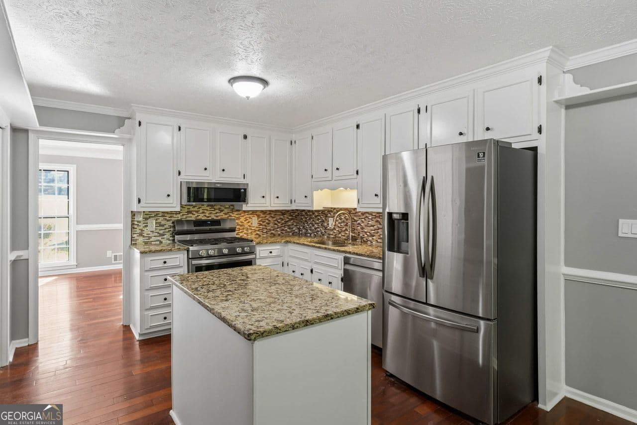 4 bedroom, 3.5 bathroom, 3,475 sq ft single family residence for rent at 3331 Channing Court, Lawrenceville, GA 30044 for $3,800 a month — photo 3