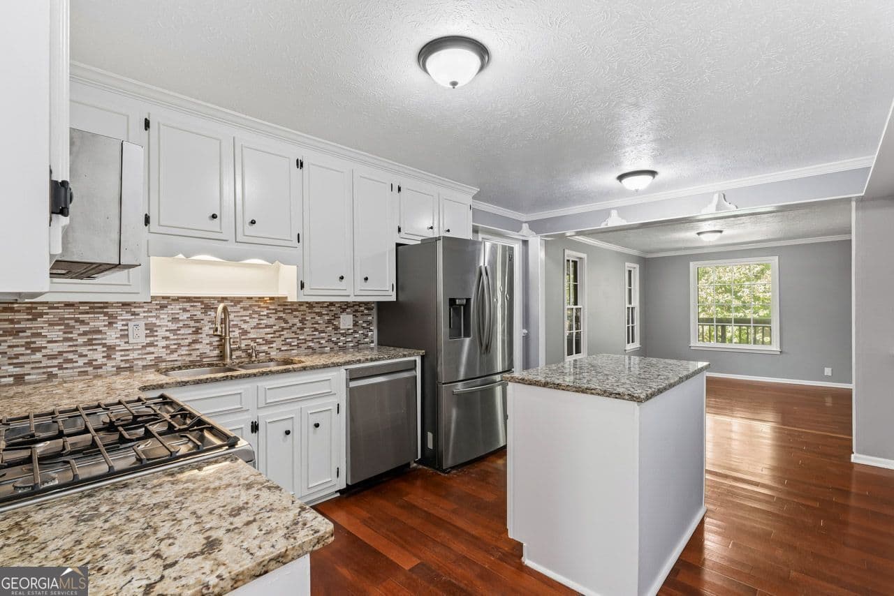 4 bedroom, 3.5 bathroom, 3,475 sq ft single family residence for rent at 3331 Channing Court, Lawrenceville, GA 30044 for $3,800 a month — photo 4