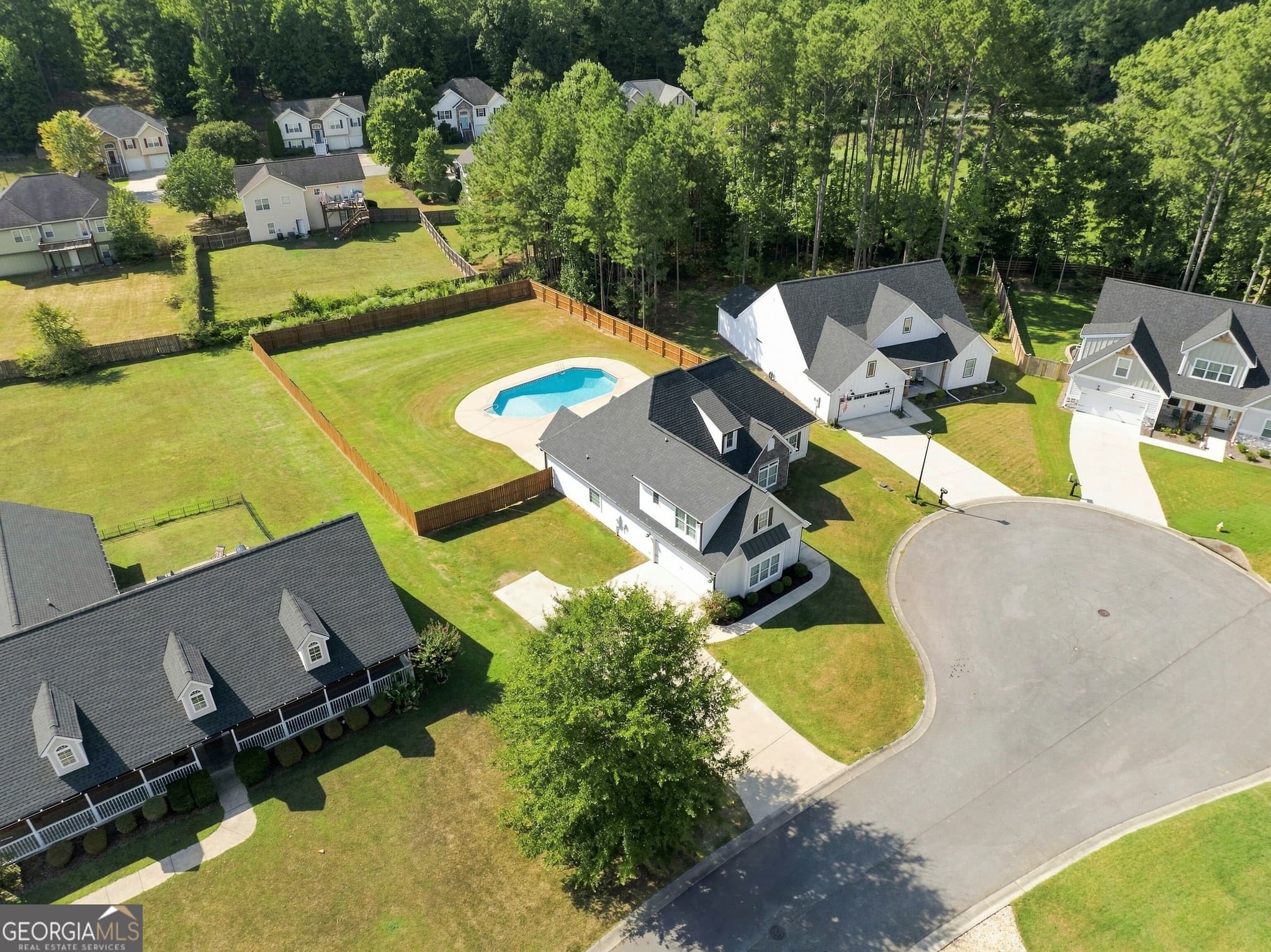 4 bedroom, 3 bathroom, 2,500 sq ft single family residence for sale at 5 Ellen Court, Rome, GA 30165 — photo 5