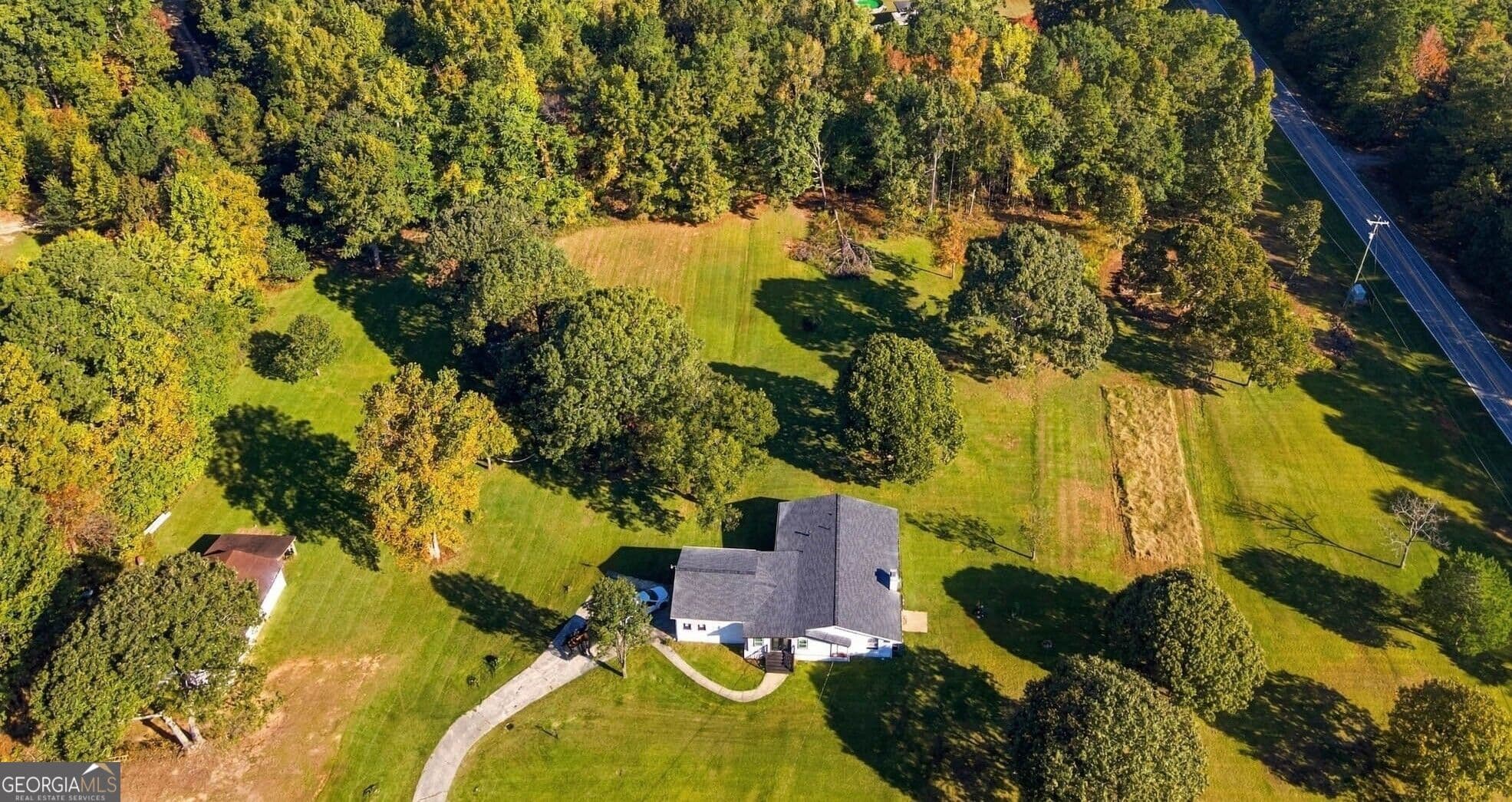 3 bedroom, 2 bathroom, 2,314 sq ft single family residence for sale at 8736 Camp Road, Winston, GA 30187 — photo 4