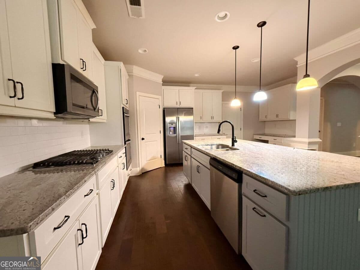 5 bedroom, 4.5 bathroom, 4,303 sq ft single family residence for sale at 273 Enfield Lane, Mcdonough, GA 30252 — photo 7
