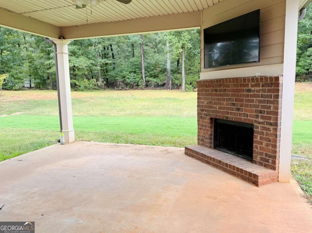 5 bedroom, 4.5 bathroom, 4,303 sq ft single family residence for sale at 273 Enfield Lane, Mcdonough, GA 30252 — photo 4