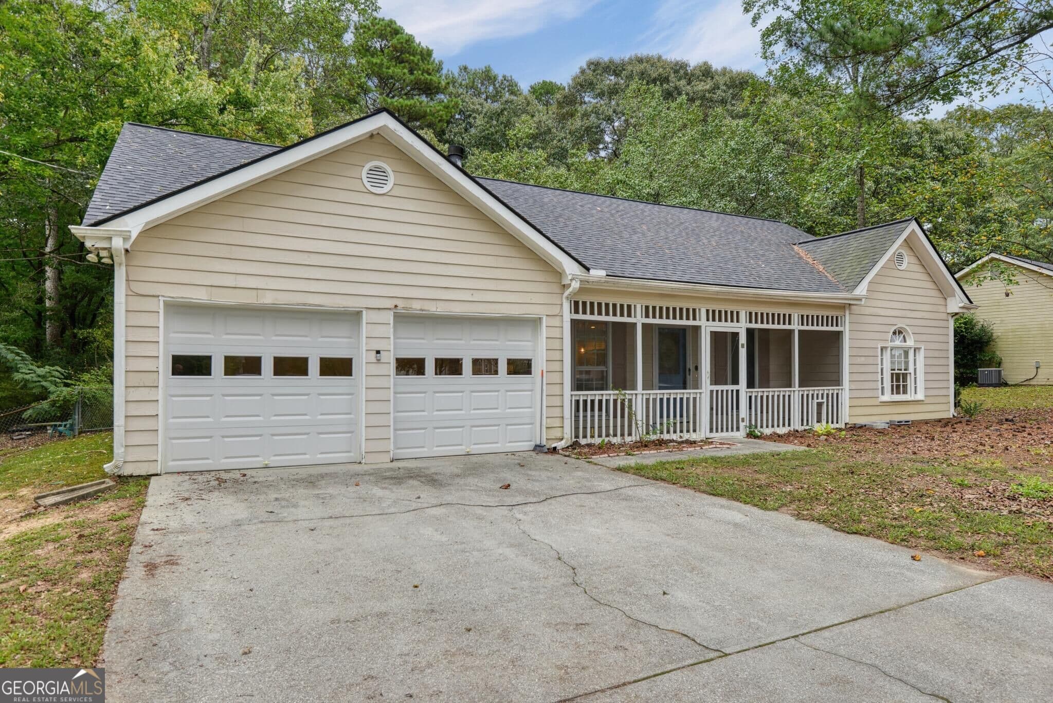 3 bedroom, 2 bathroom, 1,450 sq ft single family residence for sale at 2880 Highpoint Road, Snellville, GA 30078