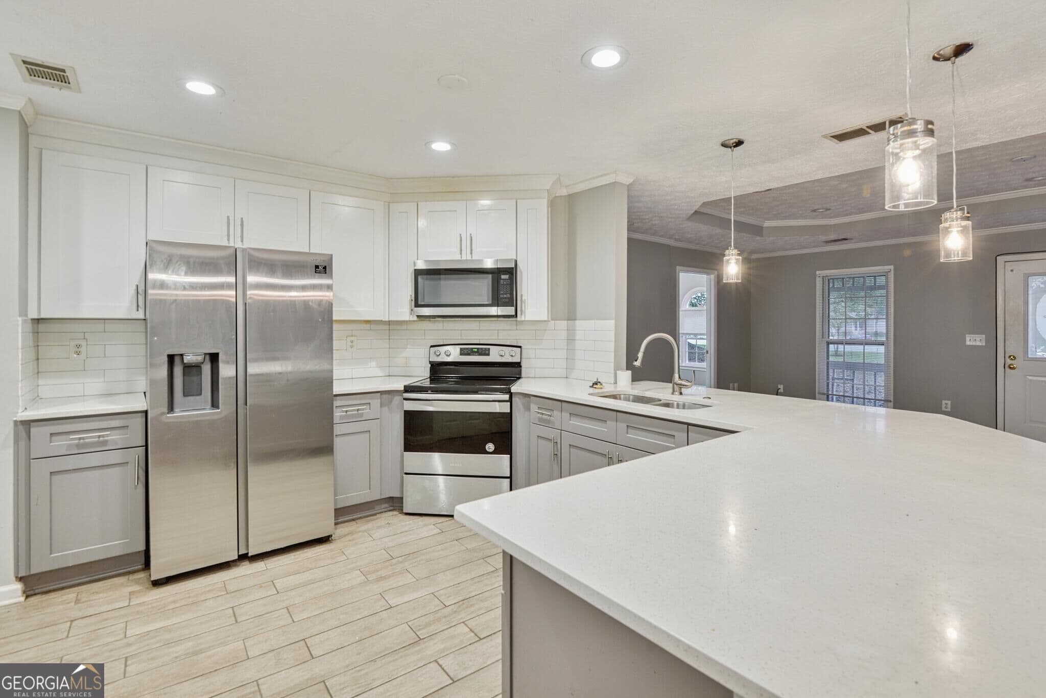 3 bedroom, 2 bathroom, 1,450 sq ft single family residence for sale at 2880 Highpoint Road, Snellville, GA 30078 — photo 4